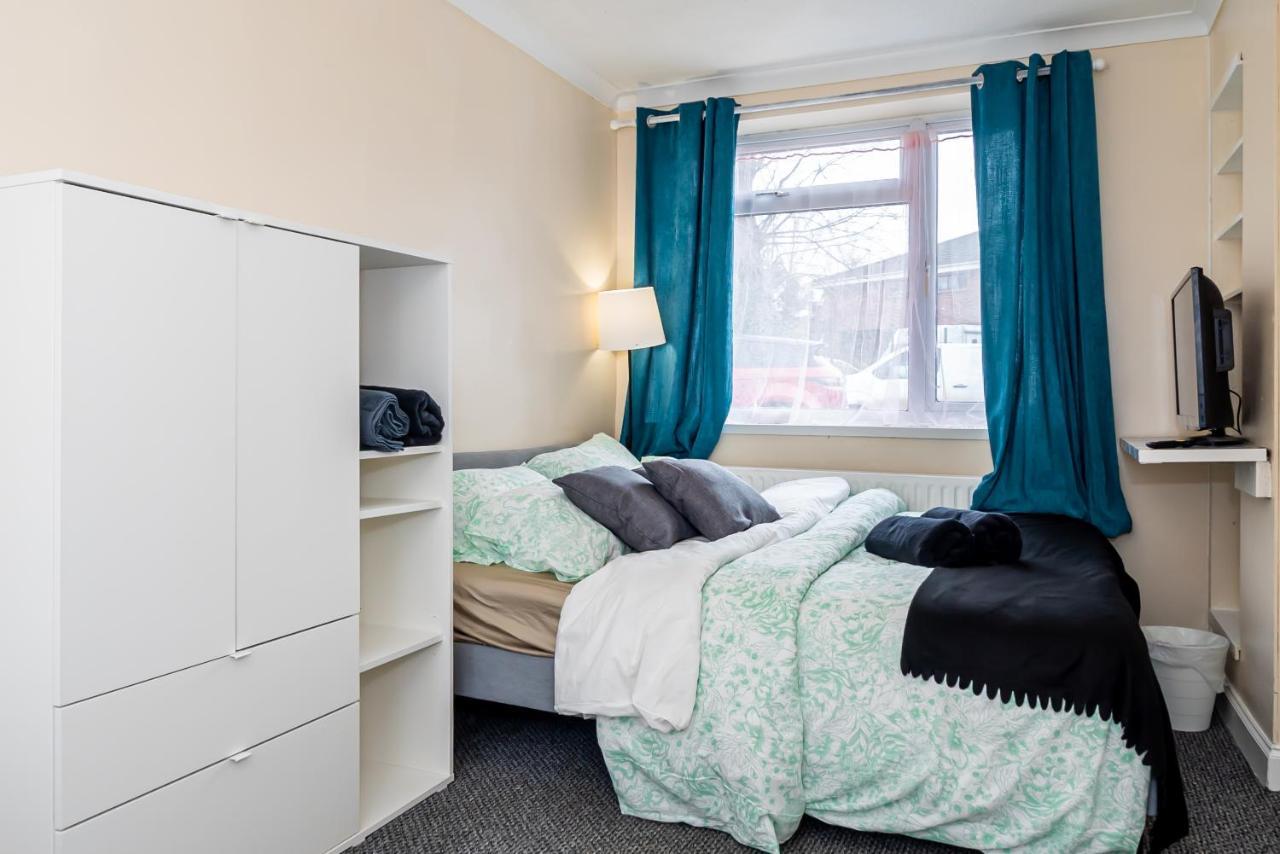 Shirley House 3, Guest House, Self Catering, Self Check In With Smart Locks, Use Of Fully Equipped Kitchen, Close To City Centre, Ideal For Longer Stays, Walking Distance To Bat, 20 Min Drive To Fawley Refinery, Excellent Transport Links Southampton Exterior foto