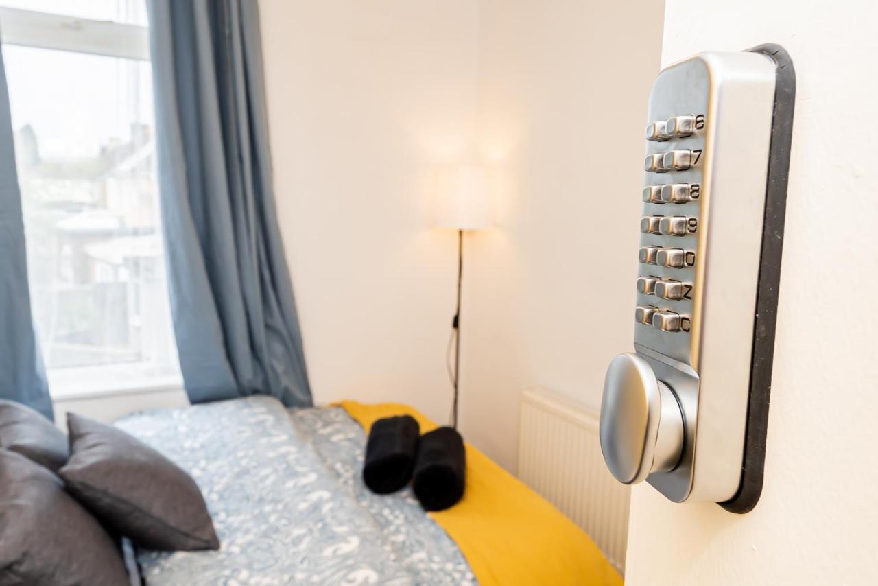 Shirley House 3, Guest House, Self Catering, Self Check In With Smart Locks, Use Of Fully Equipped Kitchen, Close To City Centre, Ideal For Longer Stays, Walking Distance To Bat, 20 Min Drive To Fawley Refinery, Excellent Transport Links Southampton Exterior foto