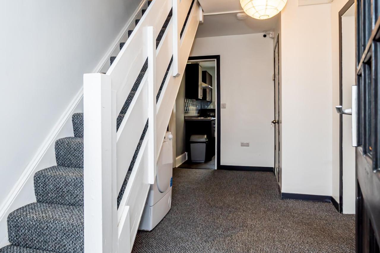 Shirley House 3, Guest House, Self Catering, Self Check In With Smart Locks, Use Of Fully Equipped Kitchen, Close To City Centre, Ideal For Longer Stays, Walking Distance To Bat, 20 Min Drive To Fawley Refinery, Excellent Transport Links Southampton Exterior foto